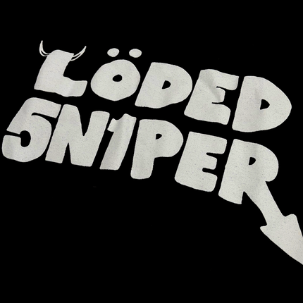 Close-up of the Löded 5n1per graphic on a black Fiftyonebrand tee